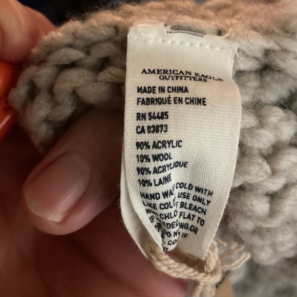 AMERICAN Eagle Outfitters Cable Knit Infinity Scarf - Picture 3 of 4